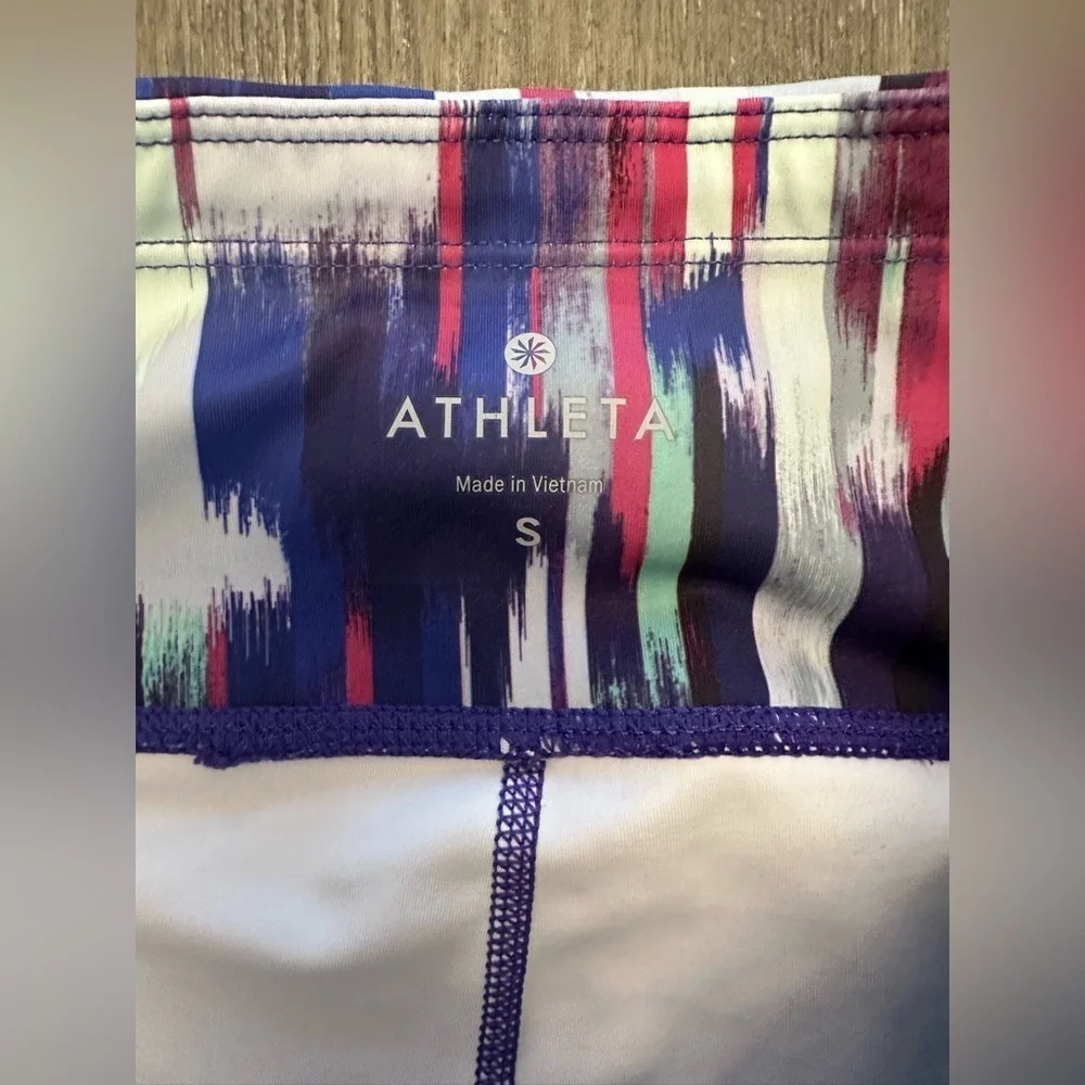 LIKE NEW ATHLETA MULTI COLORED CROPPED LEGGINGS - Size Small AKU:1